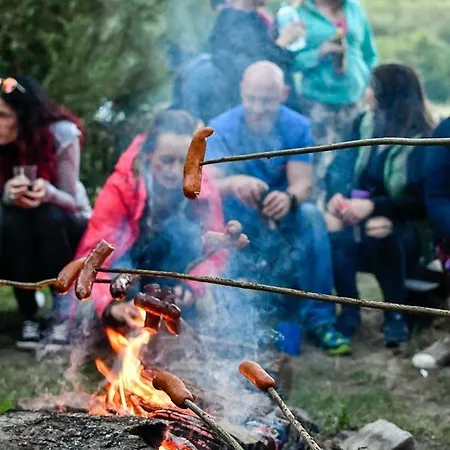 Kamp alanı Kajakodajnia Campsite At The Wierzyca River