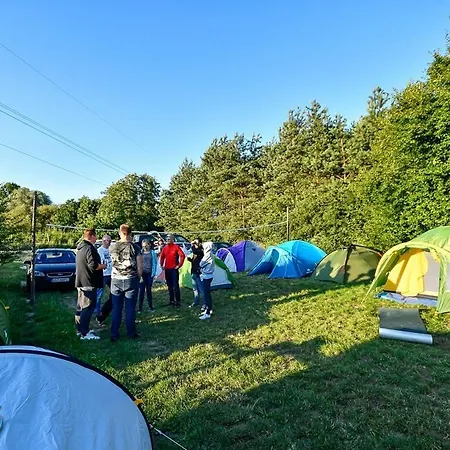 Kamp alanı Kajakodajnia Campsite At The Wierzyca River *