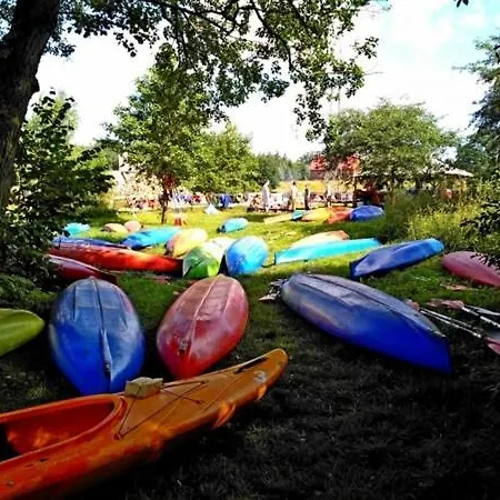 Kamp alanı Kajakodajnia Campsite At The Wierzyca River
